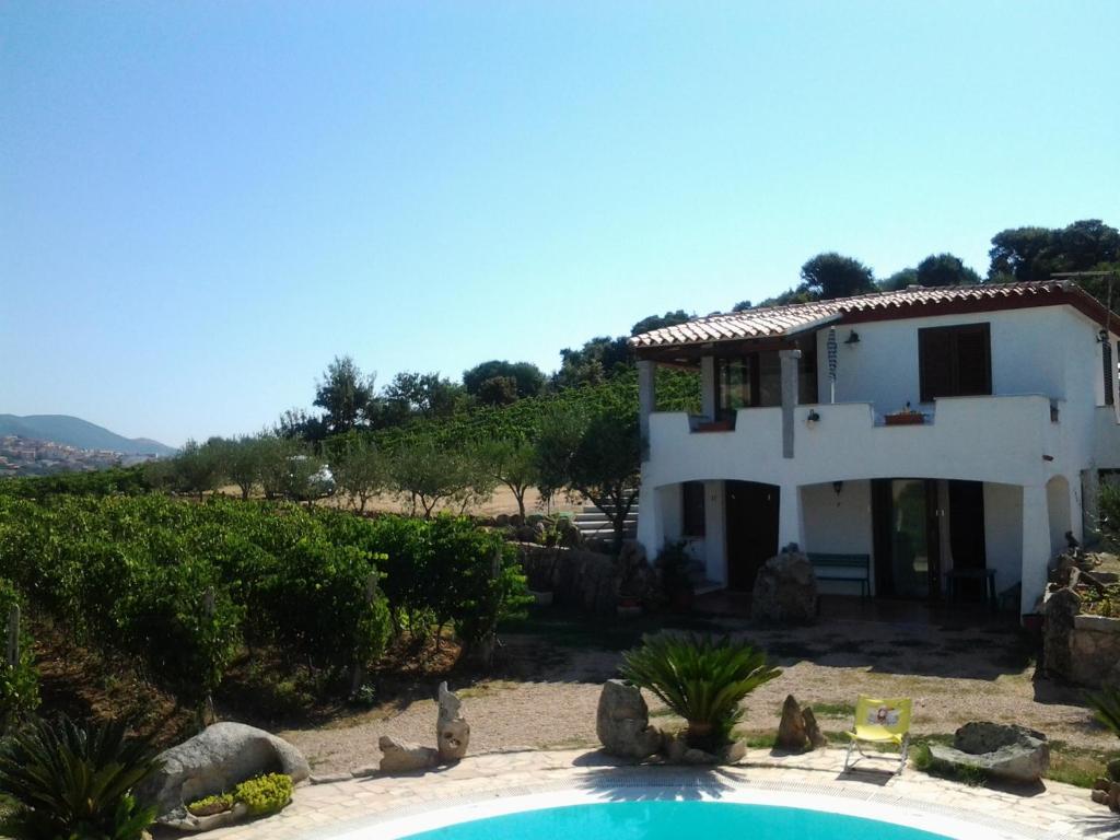 Agriturismo B&B Domo De Resteblas Berchidda Exterior photo